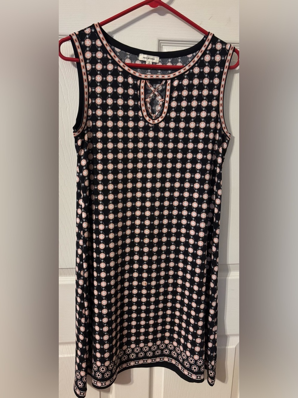 Max Studio Black and Pink Patterned Sleeveless Shift Dress